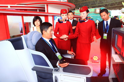 國航高端服務產品獲觀眾追捧　國航亮相昆明旅游交易會