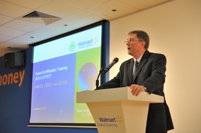沃爾瑪全球采購辦公室副總裁藍(lán)柯（Ken Lanshe）非常支持供應(yīng)商森林認(rèn)證培訓(xùn)活動(dòng)。