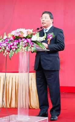 奉賢區區委常委副區長徐劍萍在奠基儀式上致辭