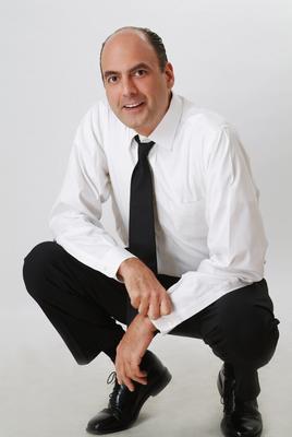 被稱為“中國通”的愛德華.雷曼先生是北京雷曼會計師事務(wù)所有限責(zé)任公司的創(chuàng)始人，是中國建國以來首位在中國律師事務(wù)所工作的外籍律師，同時亦是在中國律師事務(wù)所中任總經(jīng)理一職時間最長的律所管理者。</span></em></div>
<em> </em></div>
<p><em> </em></p>
<div align="center" style="">
<div name="photo" style=" width: 410px; margin: 5px;"><a rel="nofollow" href="http://www.eversince.cn/sa/2013/12/11/20131211172739603715-org.jpg" target="_blank"><img style="margin-bottom: 5px;" src="http://www.eversince.cn/sa/2013/12/11/20131211172739603715.jpg" border="0" alt="雷曼律師事務(wù)所是一家在公司法商法業(yè)務(wù)領(lǐng)域內(nèi)首屈一指的中國律師事務(wù)所，為其客戶提供全方位的法律服務(wù)，並在中國的北京、上海、深圳及廣州等地以及蒙古國境內(nèi)均設(shè)有辦事處。" width="400" /></a><br /><span name="caption">雷曼律師事務(wù)所是一家在公司法商法業(yè)務(wù)領(lǐng)域內(nèi)首屈一指的中國律師事務(wù)所，為其客戶提供全方位的法律服務(wù)，並在中國的北京、上海、深圳及廣州等地以及蒙古國境內(nèi)均設(shè)有辦事處。